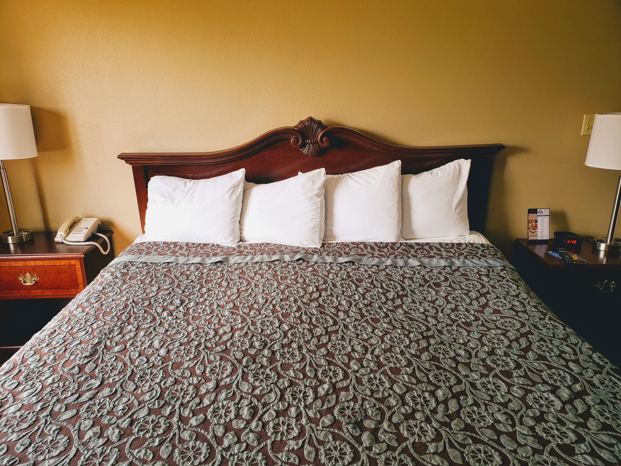 Days Inn & Suites By Wyndham Of Morris Buitenkant foto