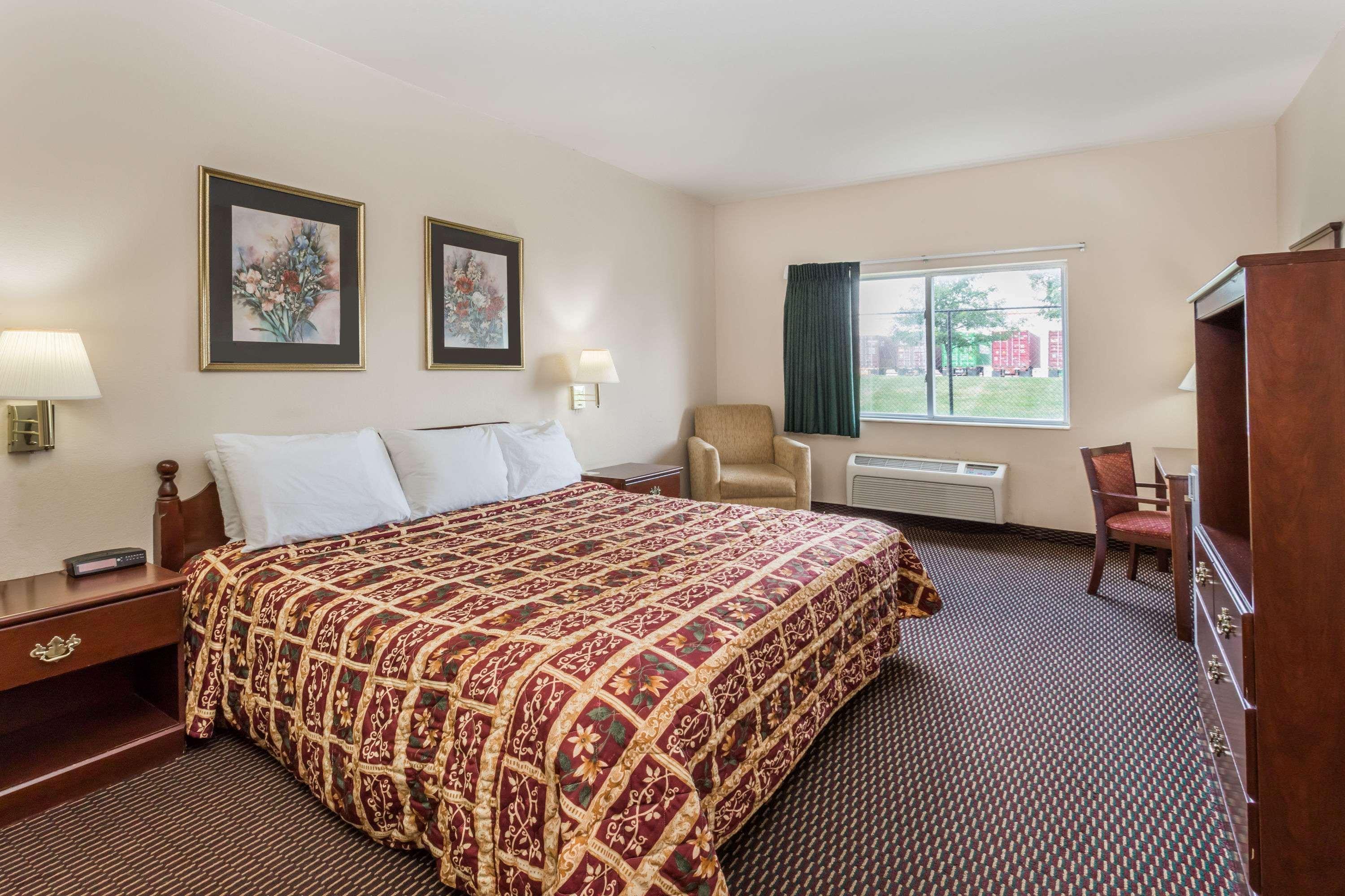 Days Inn & Suites By Wyndham Of Morris Buitenkant foto