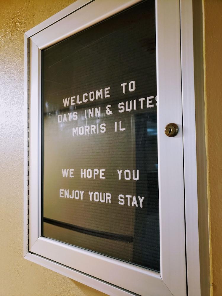 Days Inn & Suites By Wyndham Of Morris Buitenkant foto