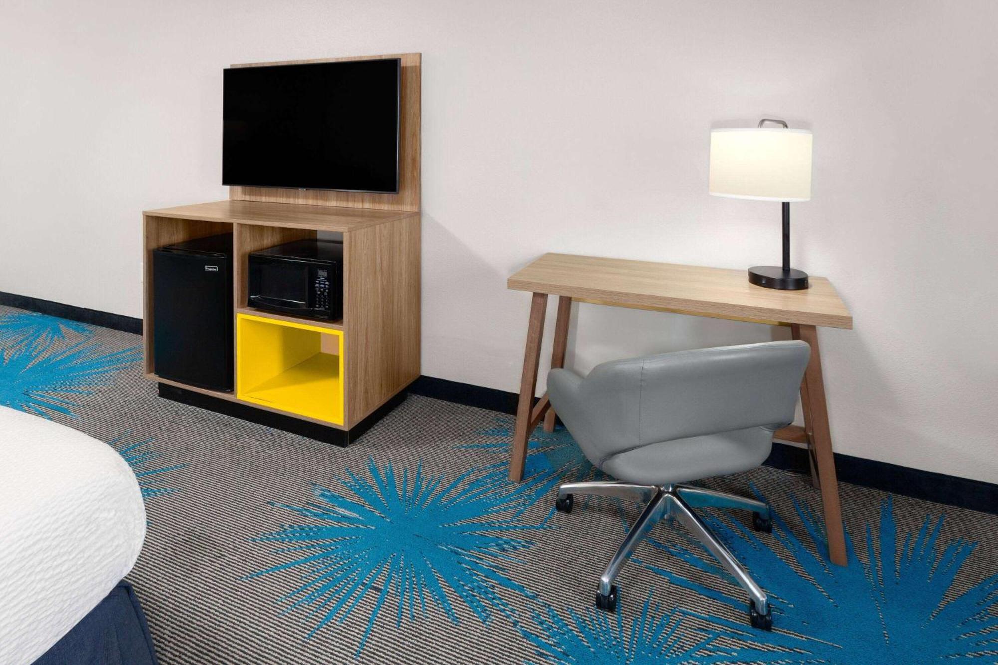 Days Inn & Suites By Wyndham Of Morris Buitenkant foto