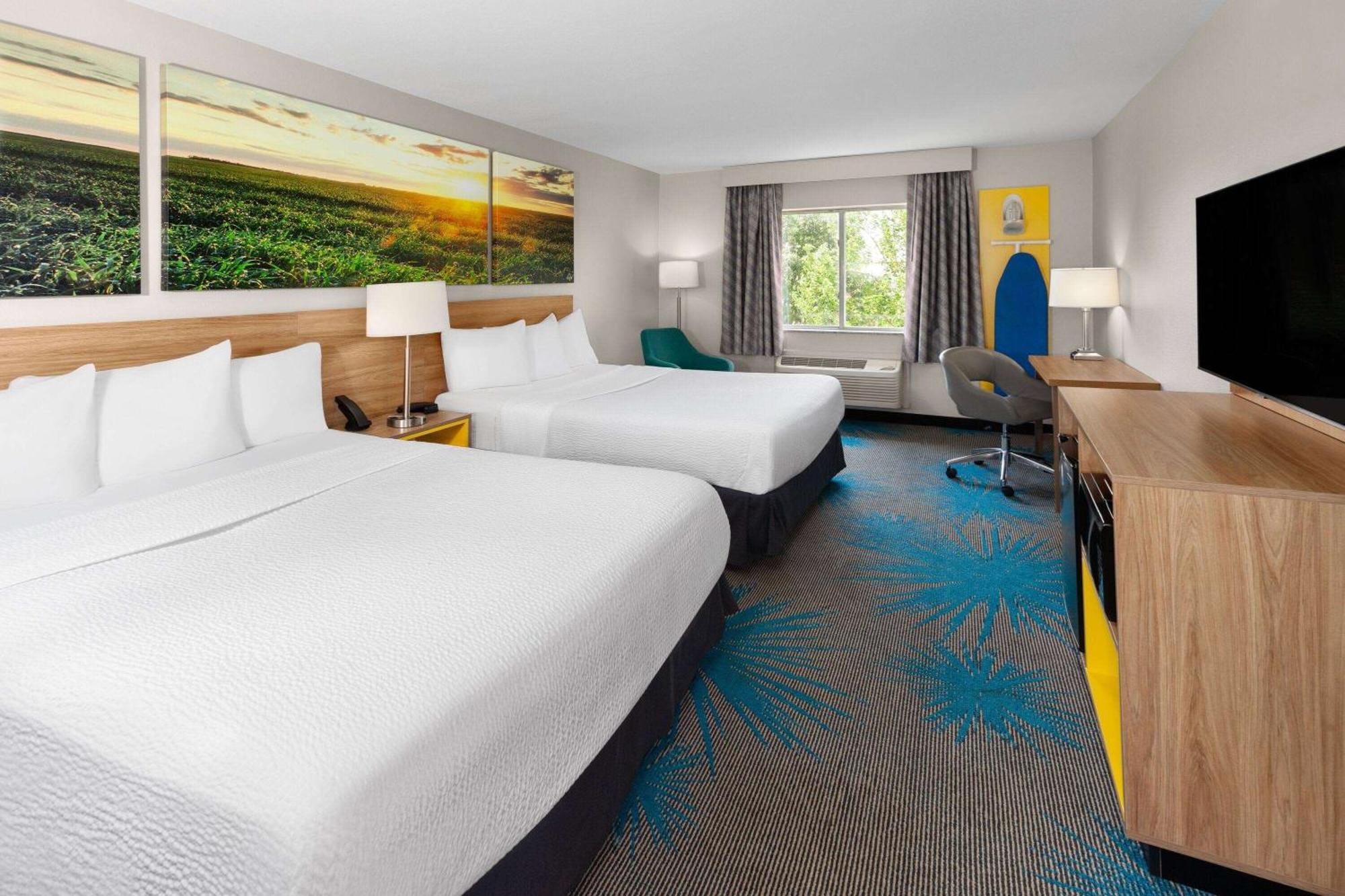 Days Inn & Suites By Wyndham Of Morris Buitenkant foto